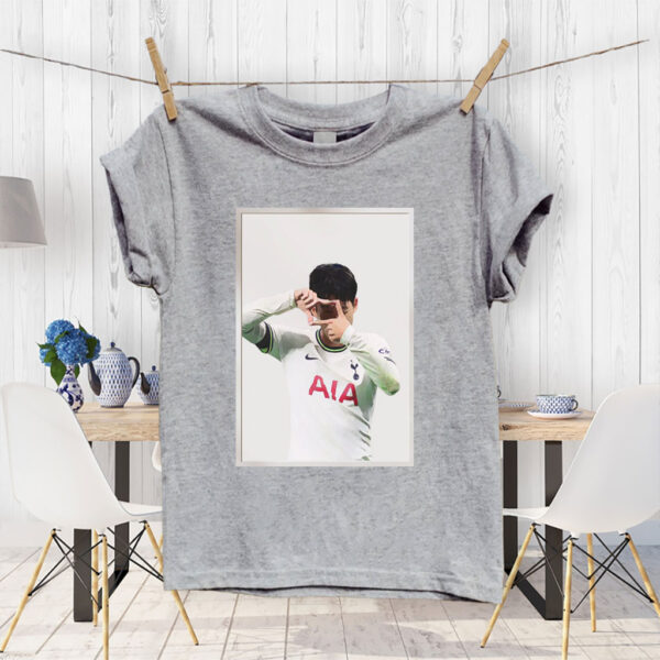 Son Heung-min Celebrates - Camera Moment Tottenham Hotspur T-Shirt