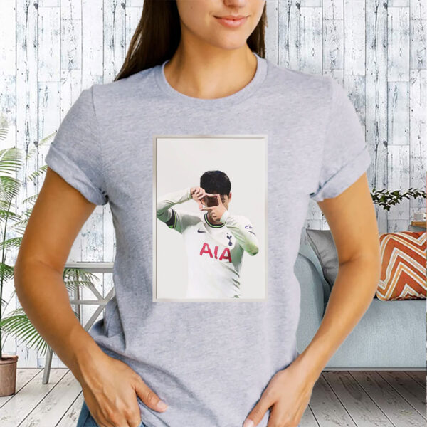 Son Heung-min Celebrates - Camera Moment Tottenham Hotspur T-Shirt