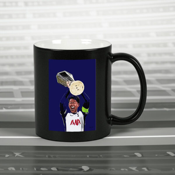 Tottenham Football - Iconic Illustration for Fans - Artwork by Son London Mug